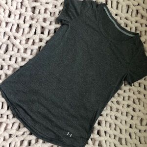 Under Armour Short Sleeve Crew Neck T-Shirt - lightweight, never worn